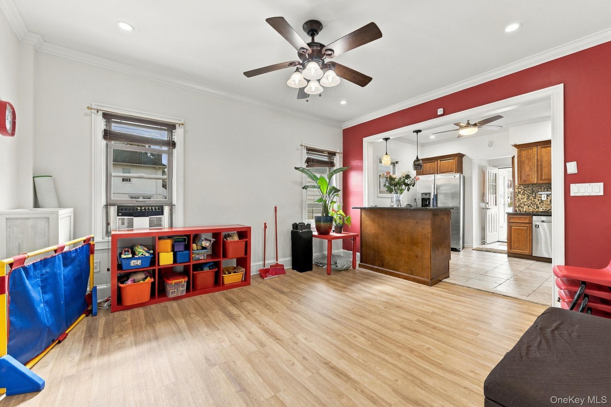 290 E 37th Street thumbnail 14