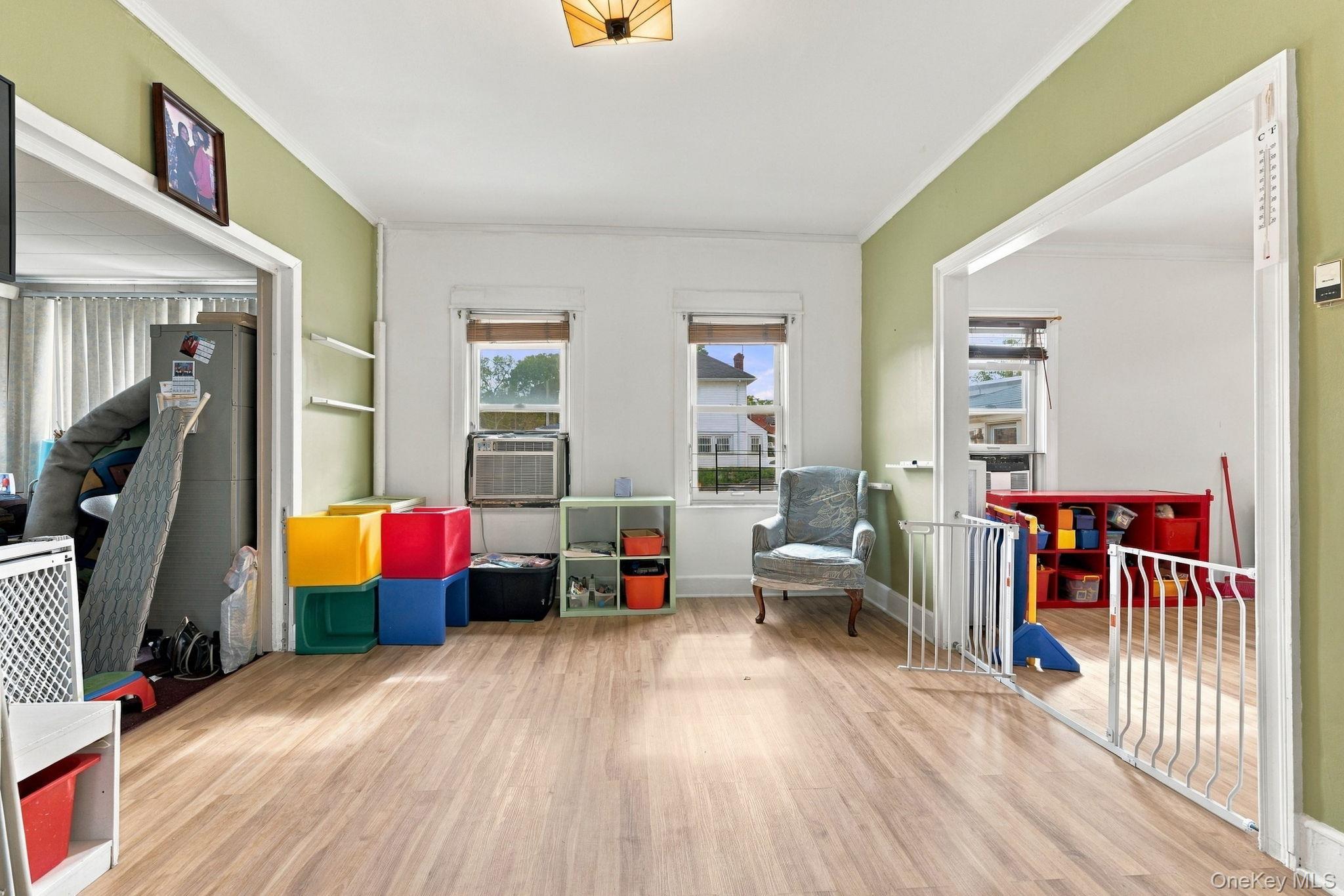 290 E 37th Street thumbnail 13