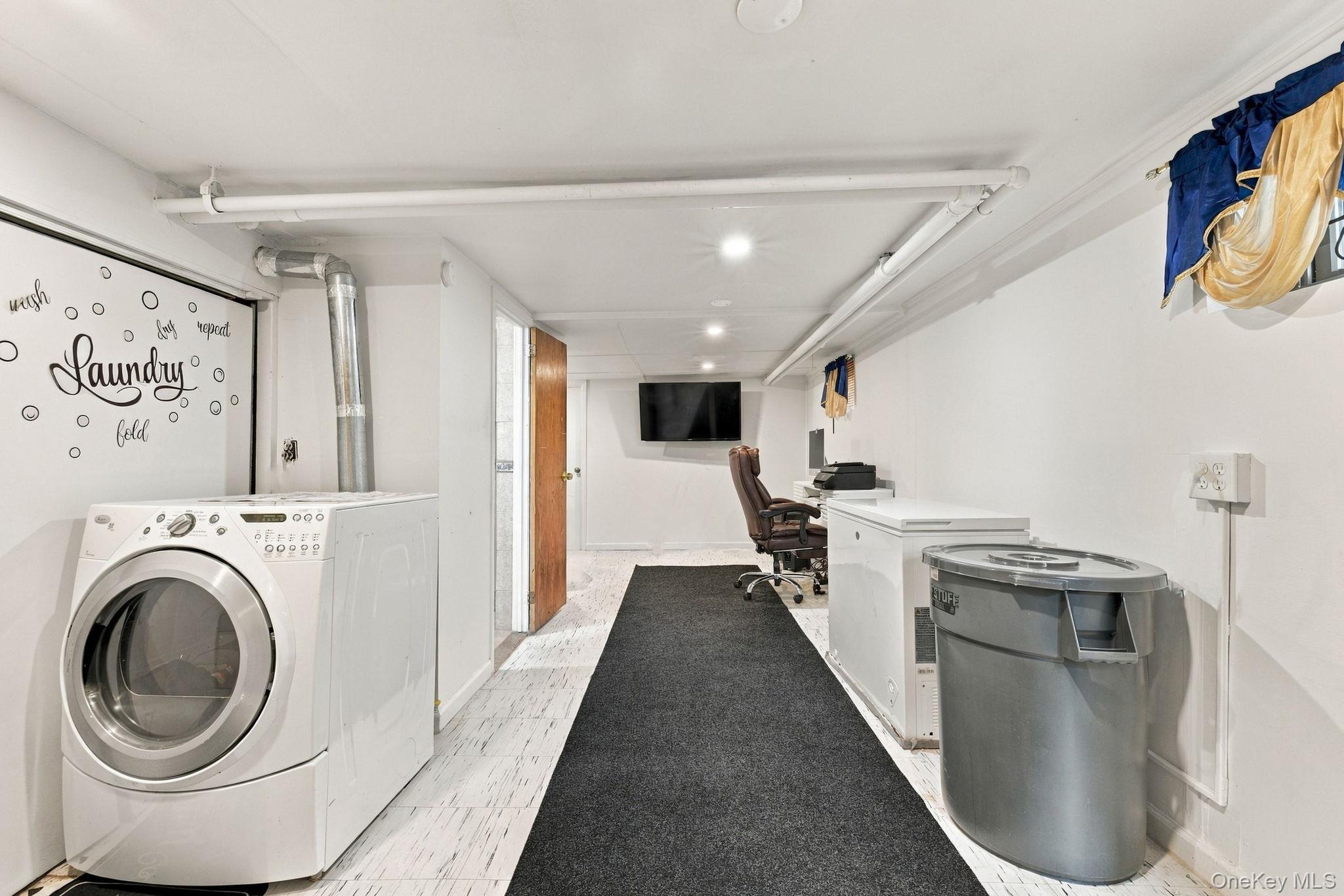290 E 37th Street thumbnail 8