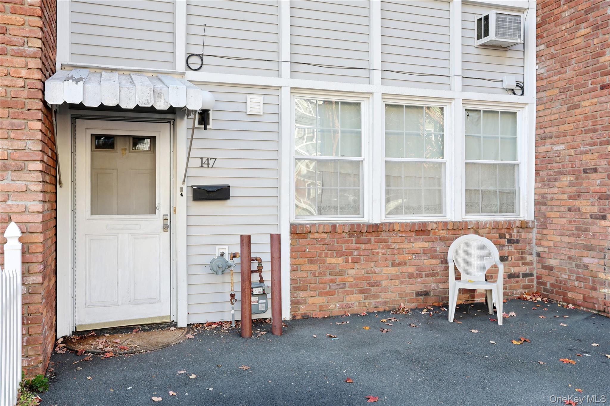 147 Coolidge Street thumbnail 2