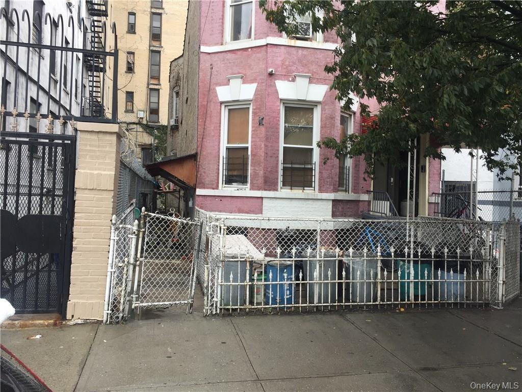 881 Longfellow Avenue, Bronx
