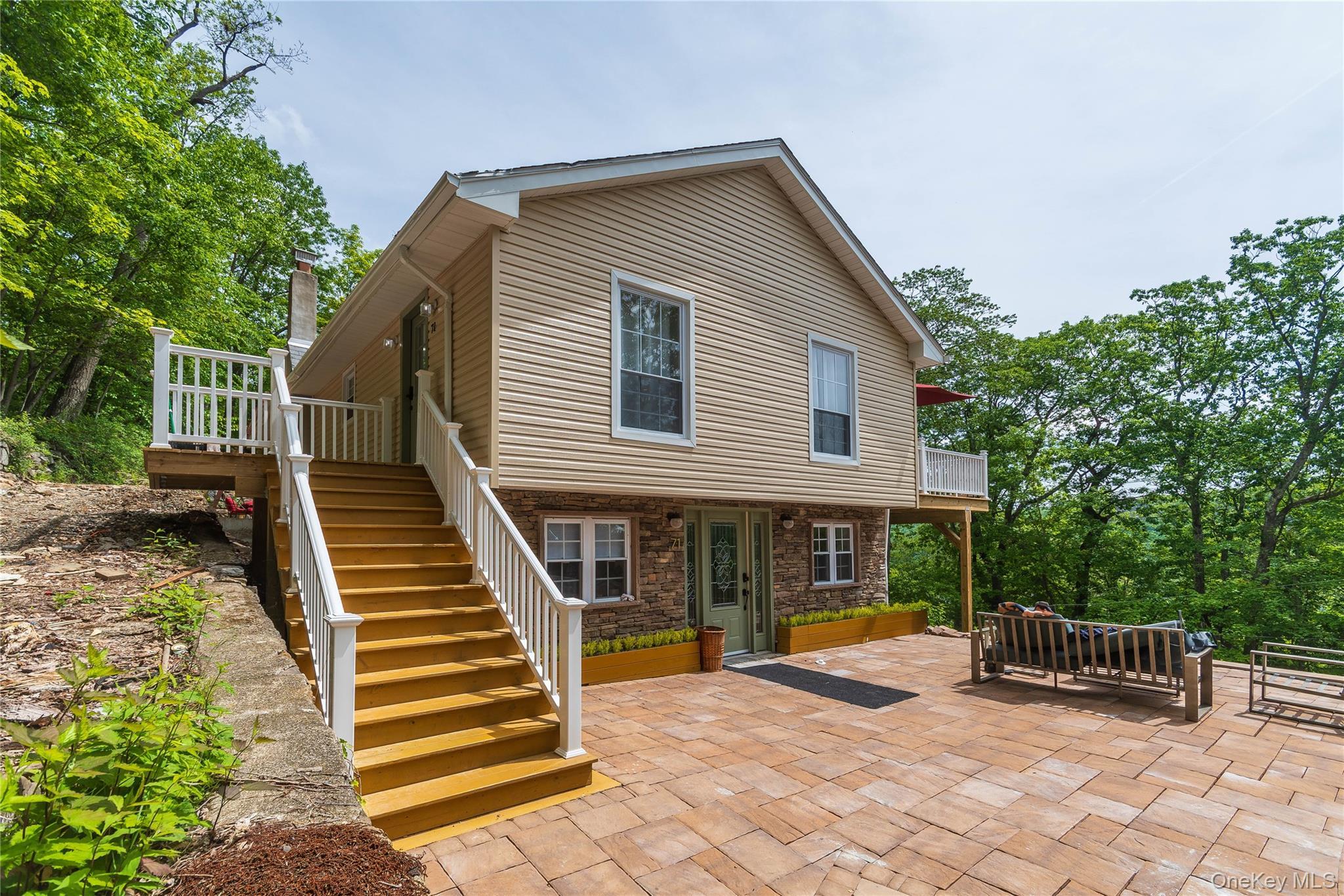 71 Deer Trail, Greenwood Lake