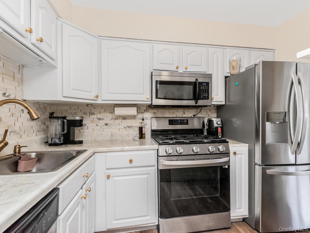 380 N Broadway Unit: C4 thumbnail 9