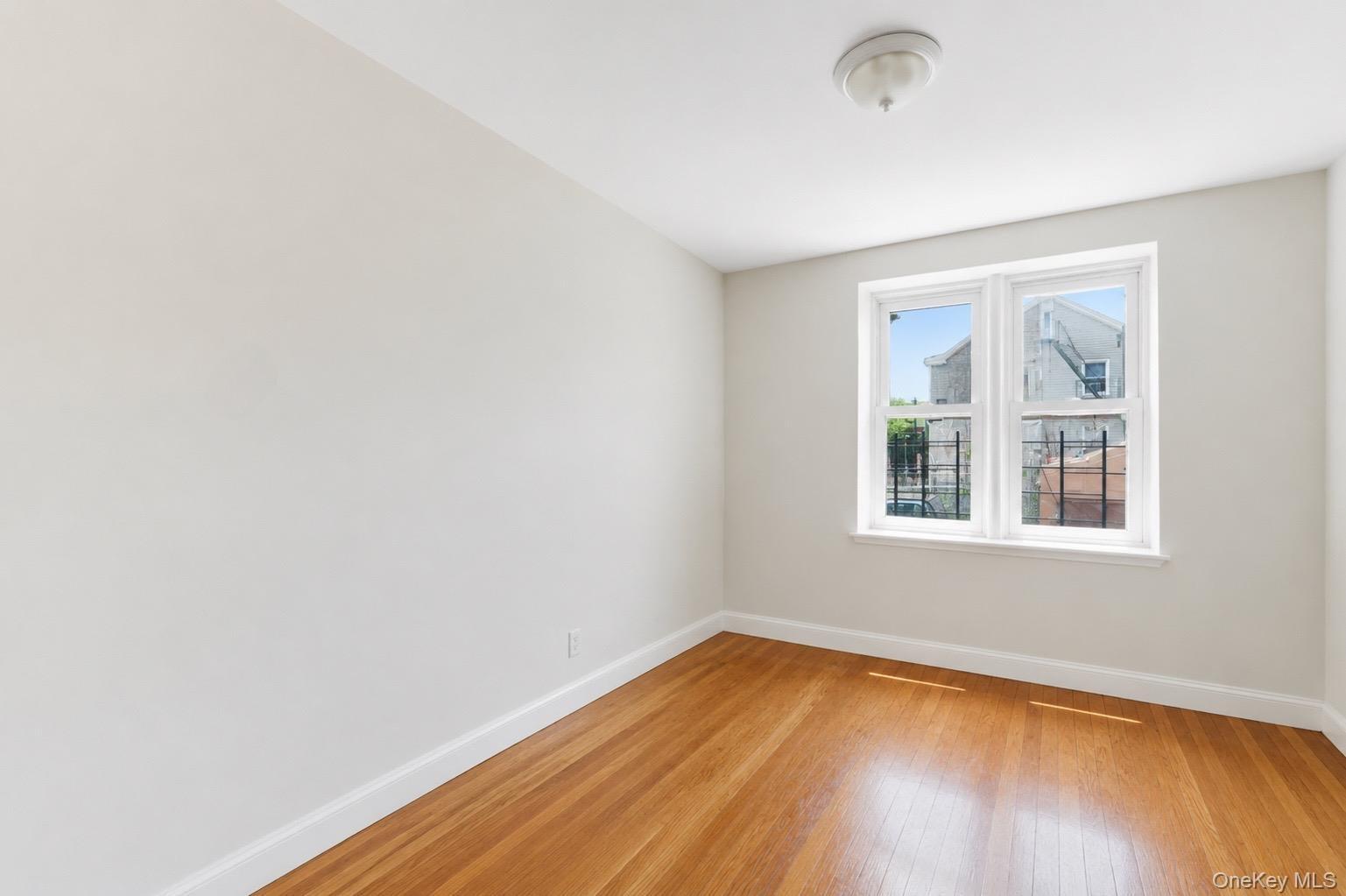 756 E 223rd Street thumbnail 17