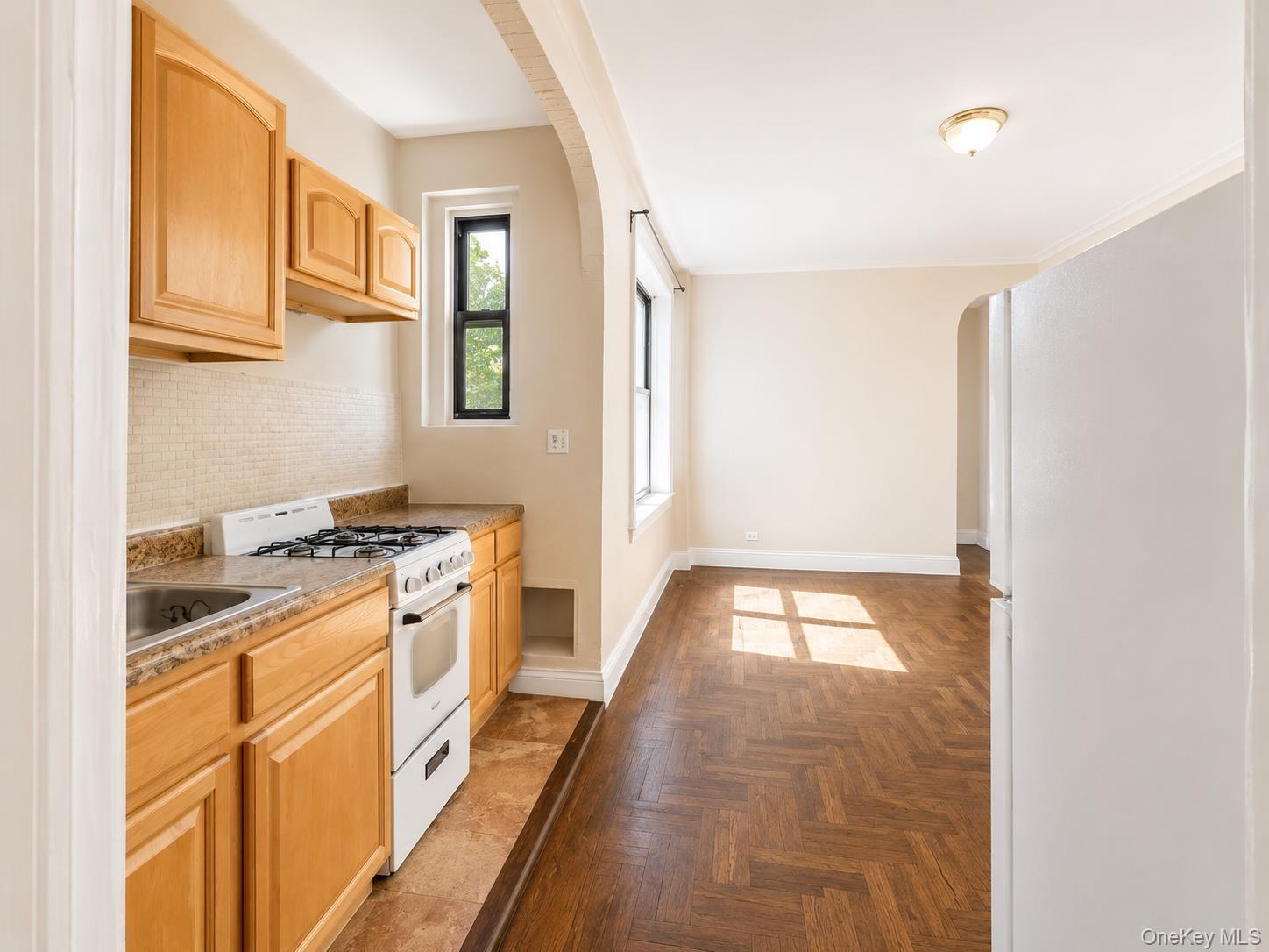 700 Oakland Place Unit: 5B, Bronx