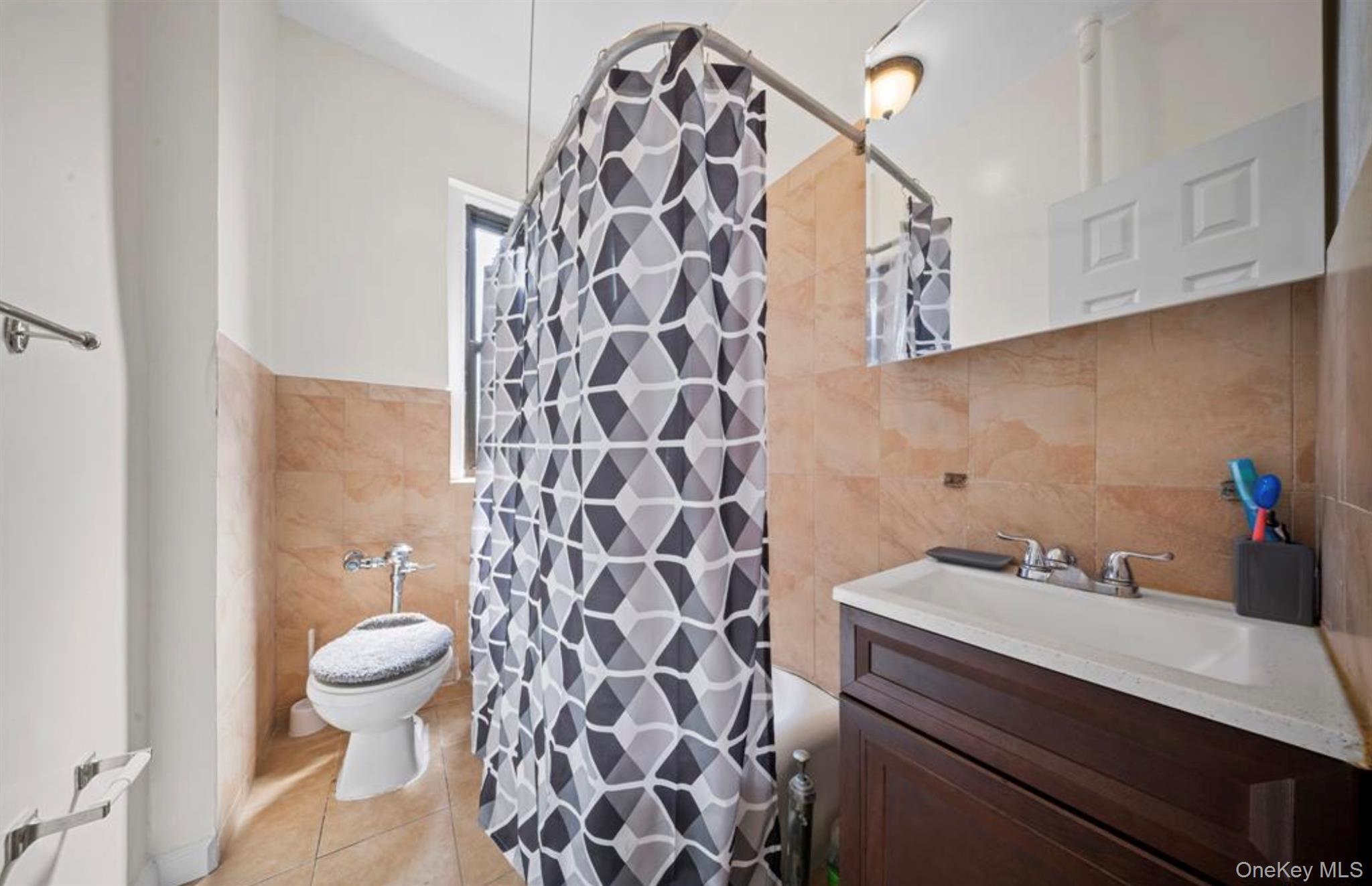 1372 Shakespeare Avenue Unit: 4D thumbnail 11