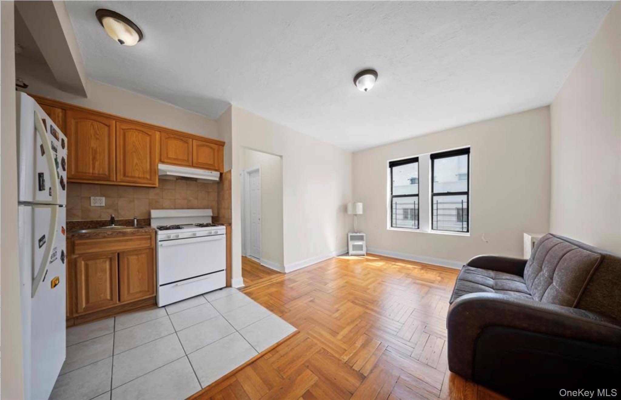 1372 Shakespeare Avenue Unit: 4D thumbnail 5