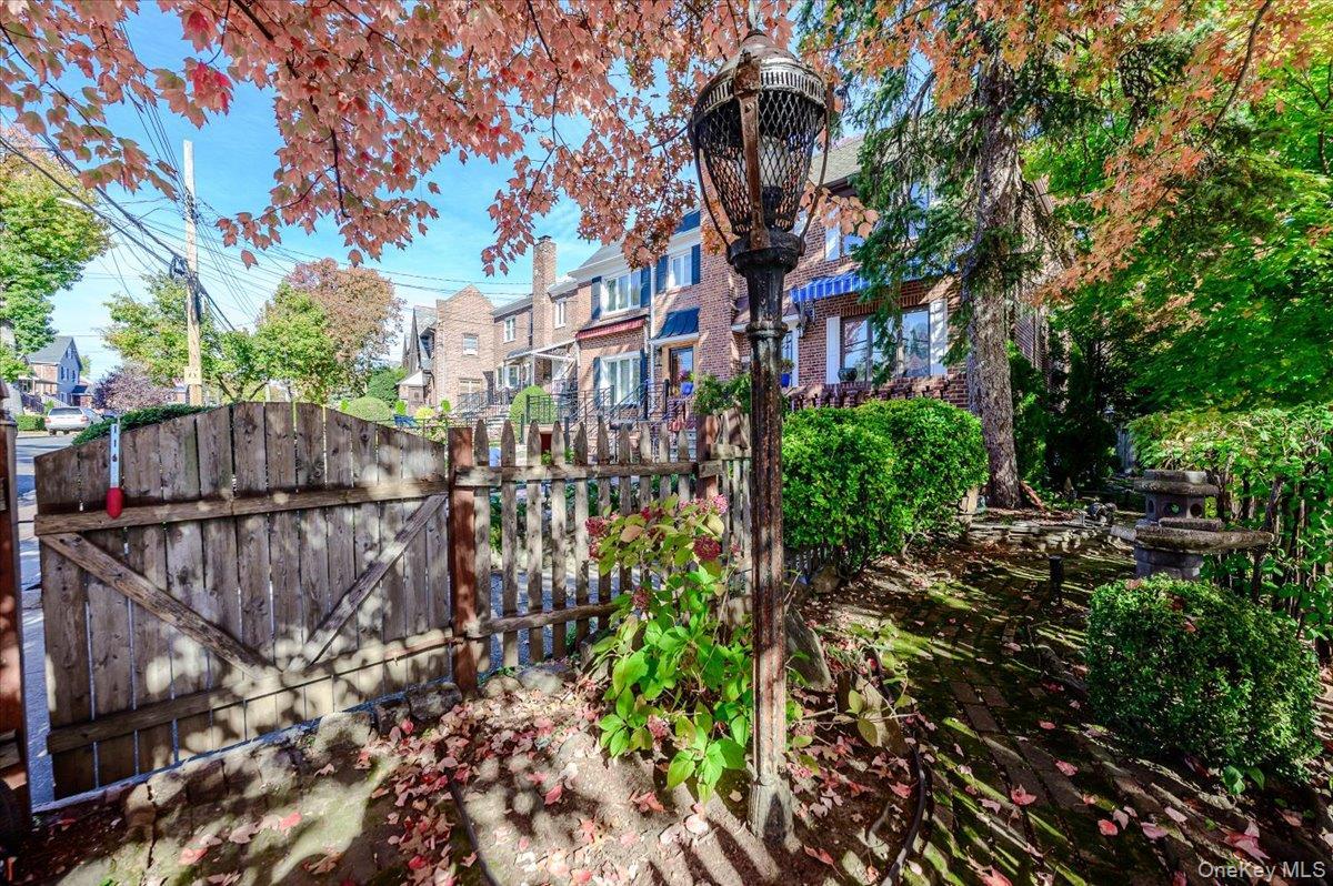 1812 Tenbroeck Avenue thumbnail 31