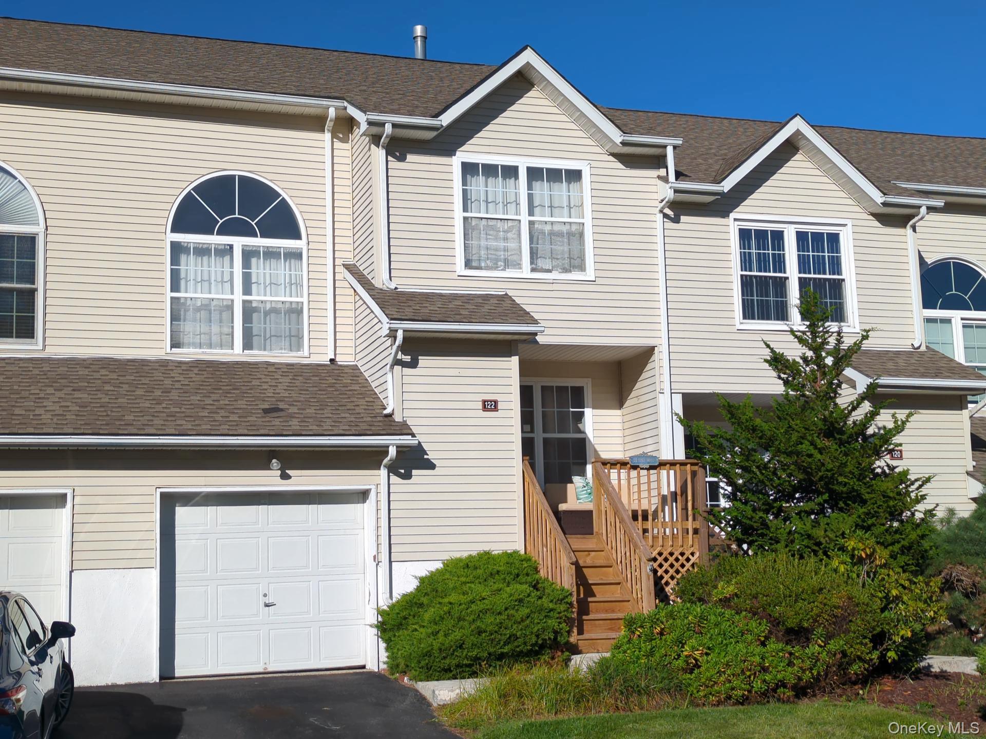 120 Highwood Drive, New Windsor