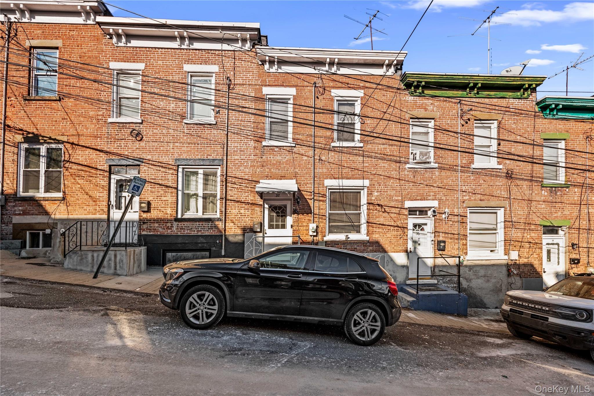 37 Moquette Row, Yonkers