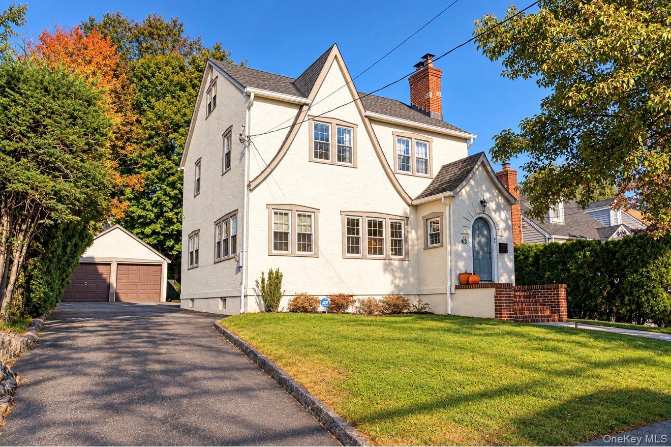 437 Third Avenue, Pelham