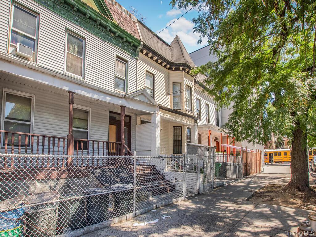 279 E 169th Street thumbnail 3