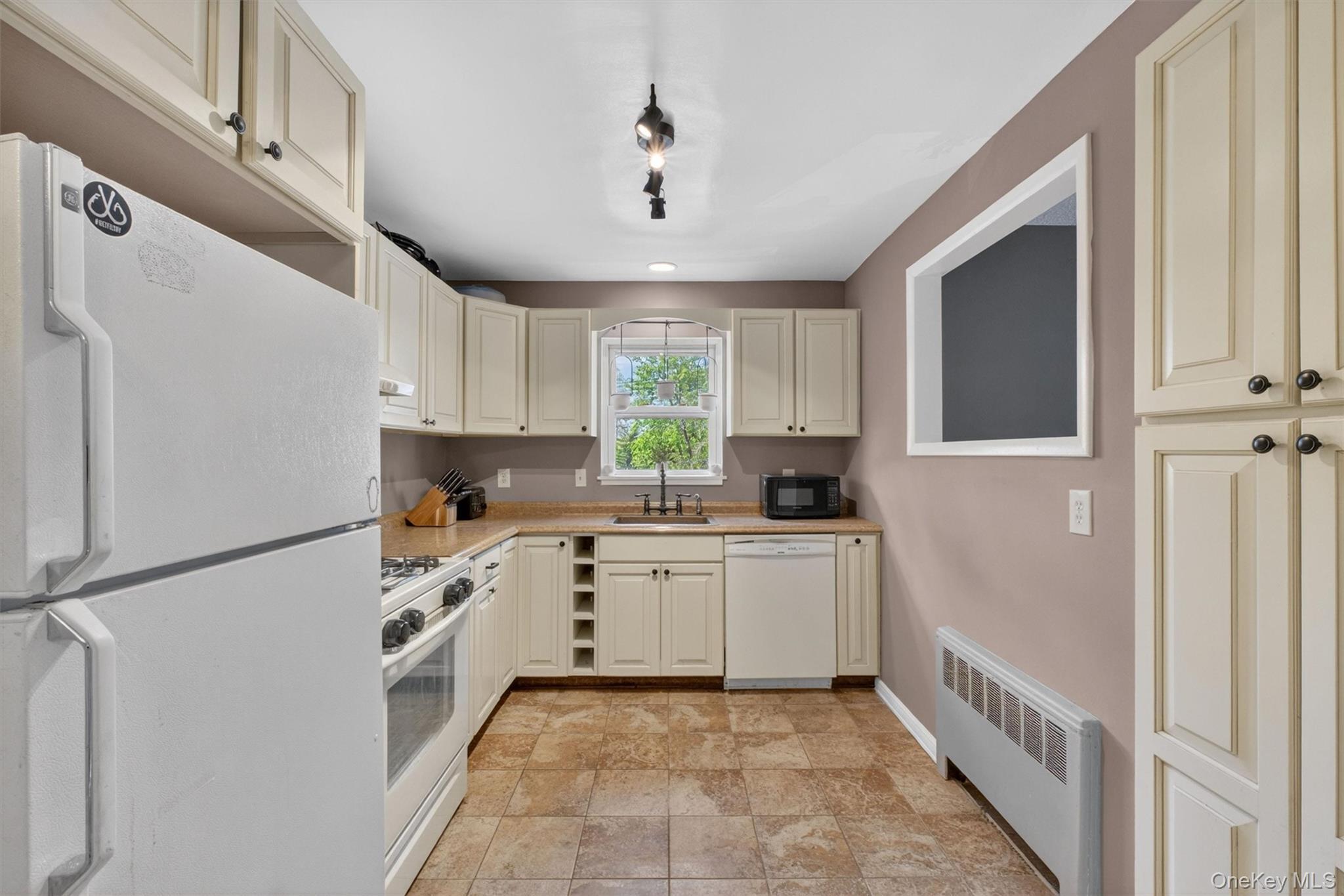 133-3 S Highland Avenue Unit: 5B thumbnail 4