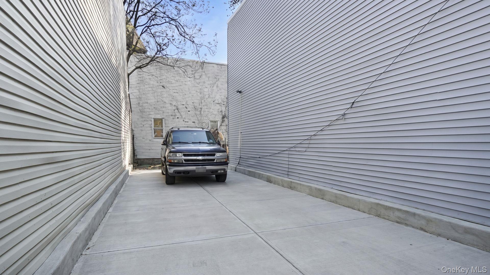 416 E 182nd Street thumbnail 2
