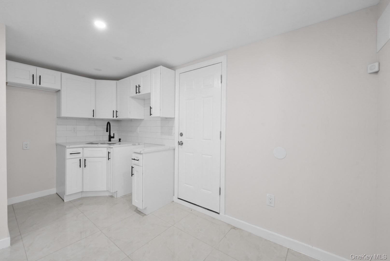 3050 Harding Avenue thumbnail 11