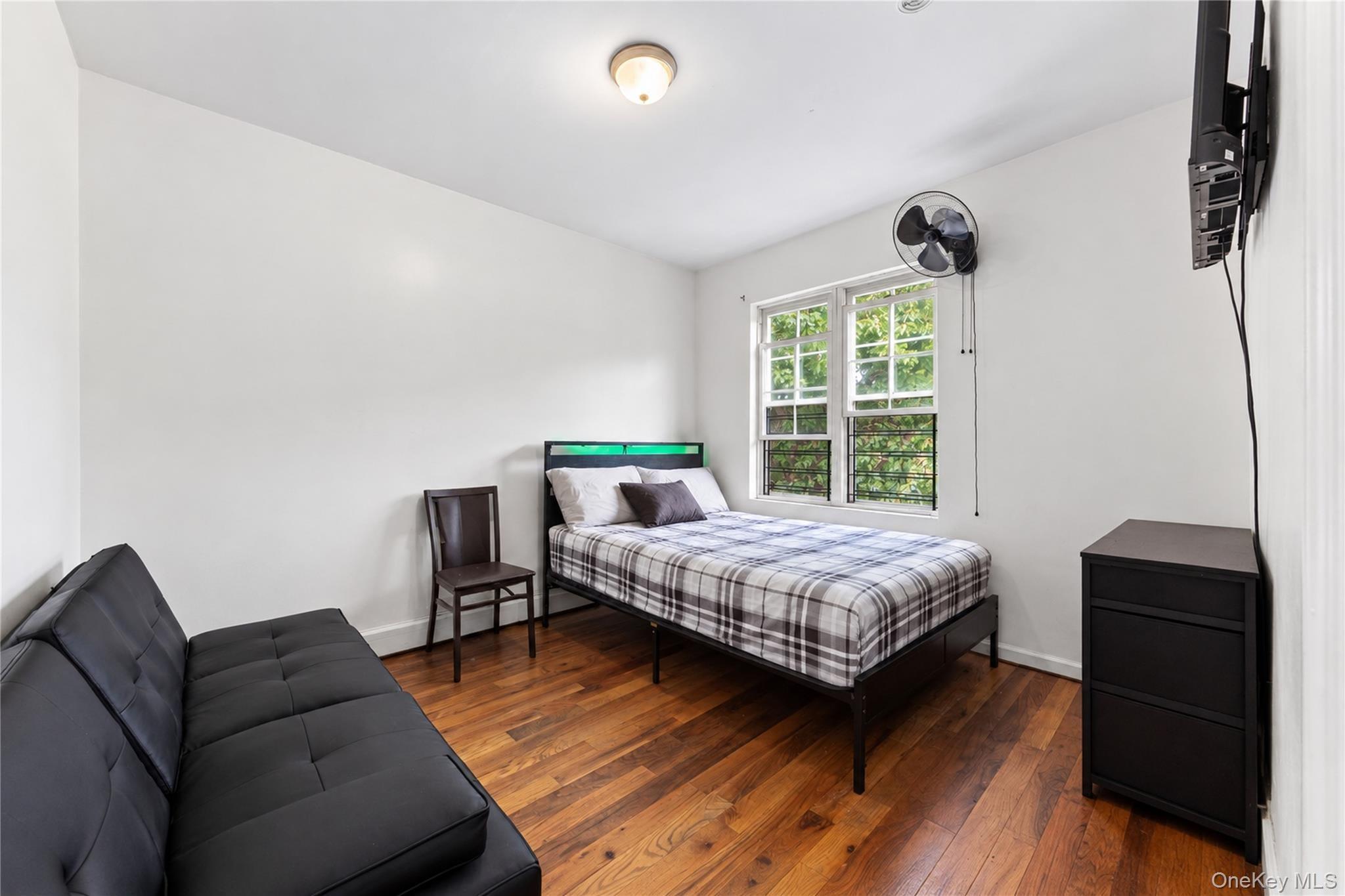 789 E 169th Street thumbnail 4