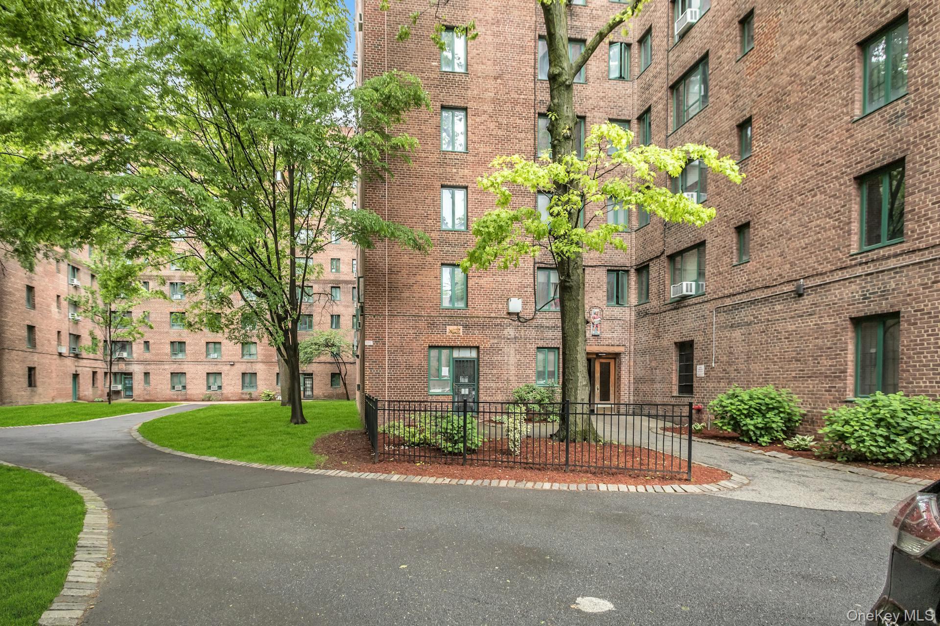 1579 Metropolitan Avenue Unit: 3B, Bronx