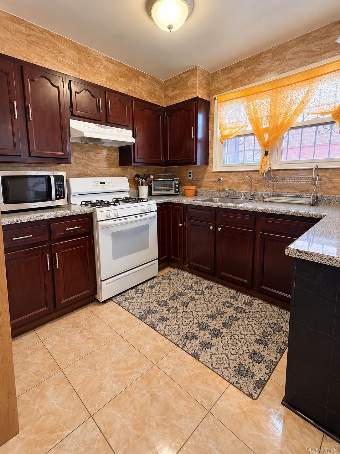 4070 Bruner Avenue thumbnail 11