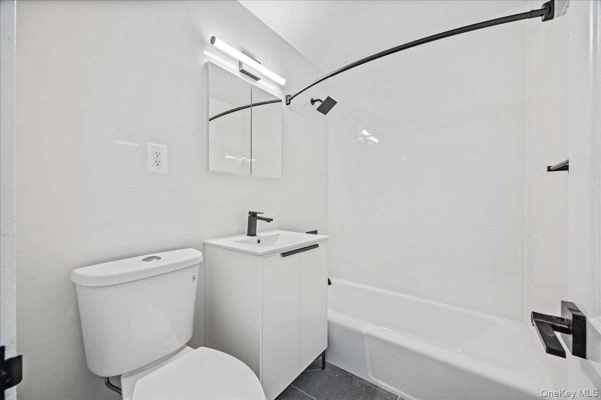 2550 Olinville Avenue Unit: 8M thumbnail 25