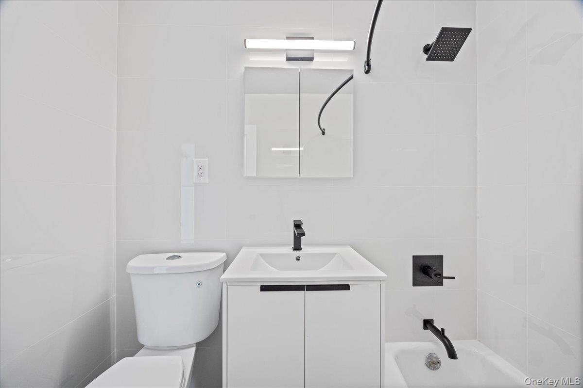 2550 Olinville Avenue Unit: 8M thumbnail 26