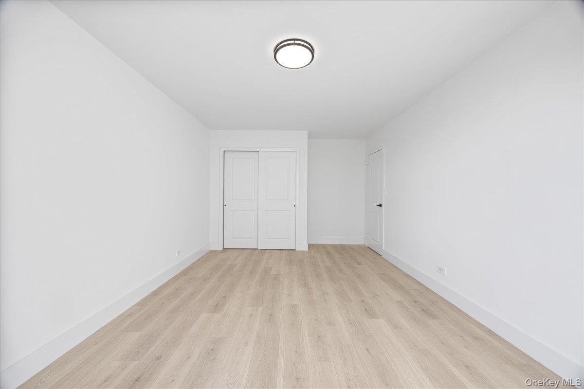 2550 Olinville Avenue Unit: 8M thumbnail 24