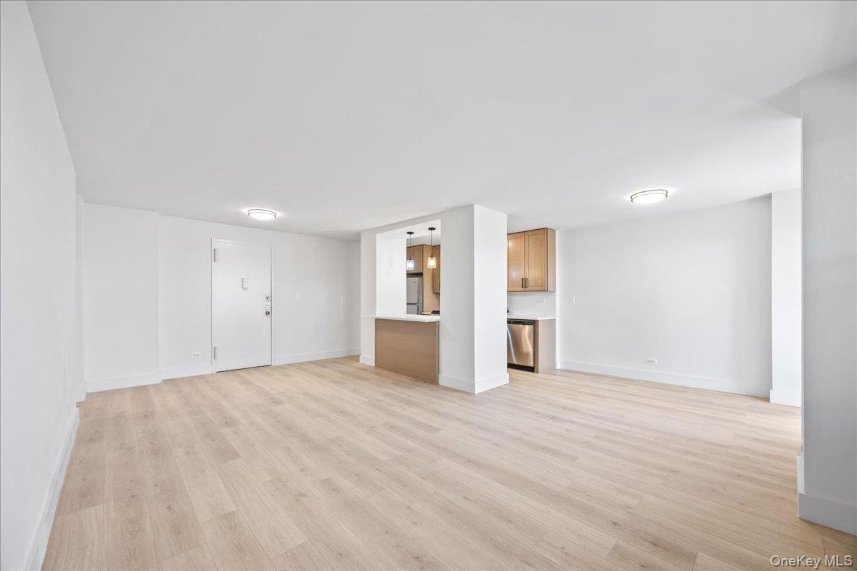 2550 Olinville Avenue Unit: 8M thumbnail 16