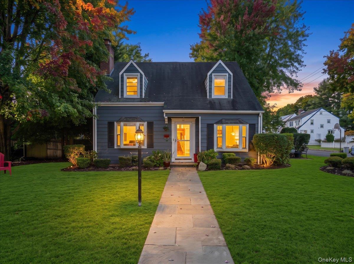 46 Robins Road, New Rochelle