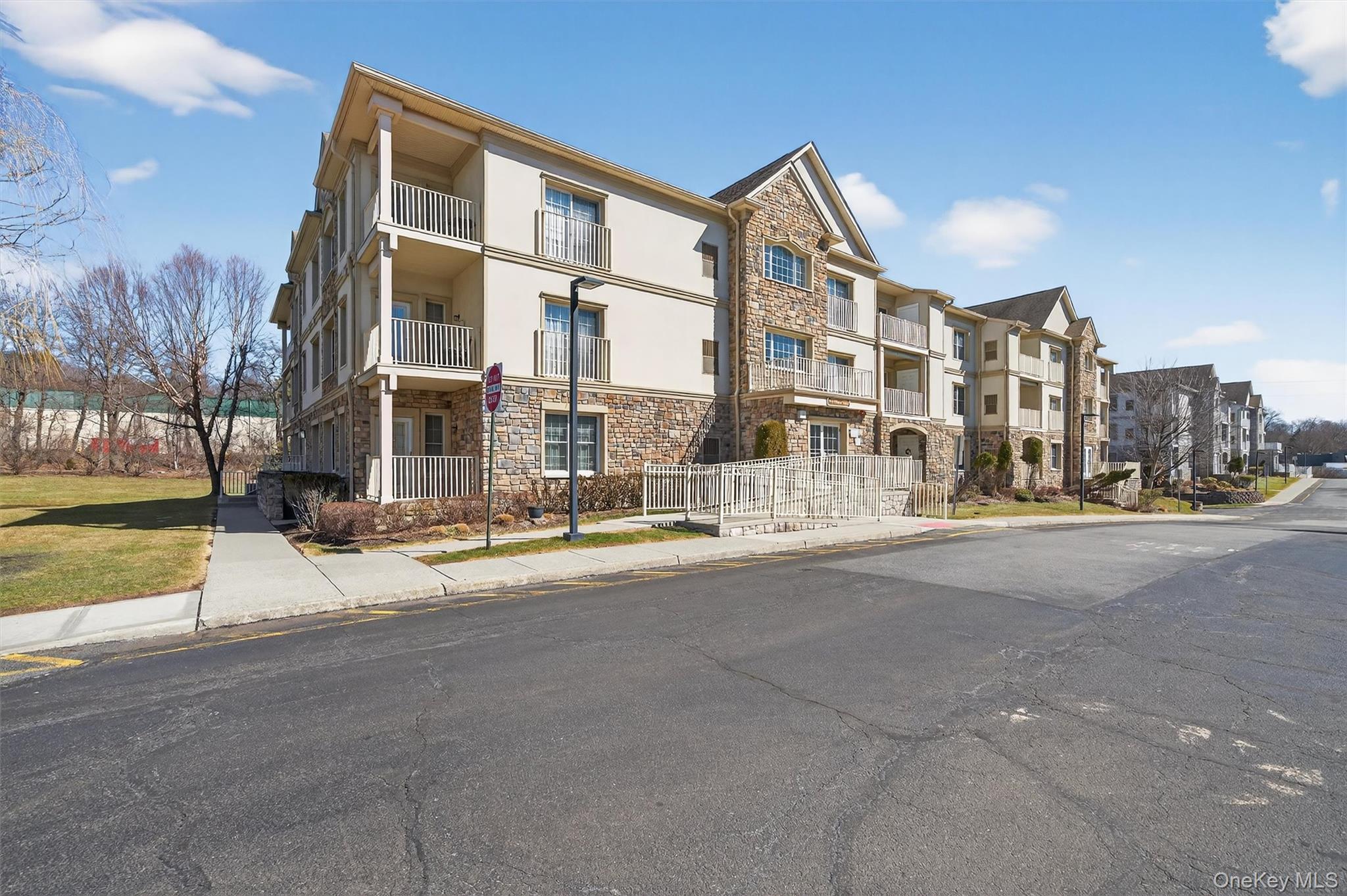 28 N De Baun Avenue Unit: 304, Airmont
