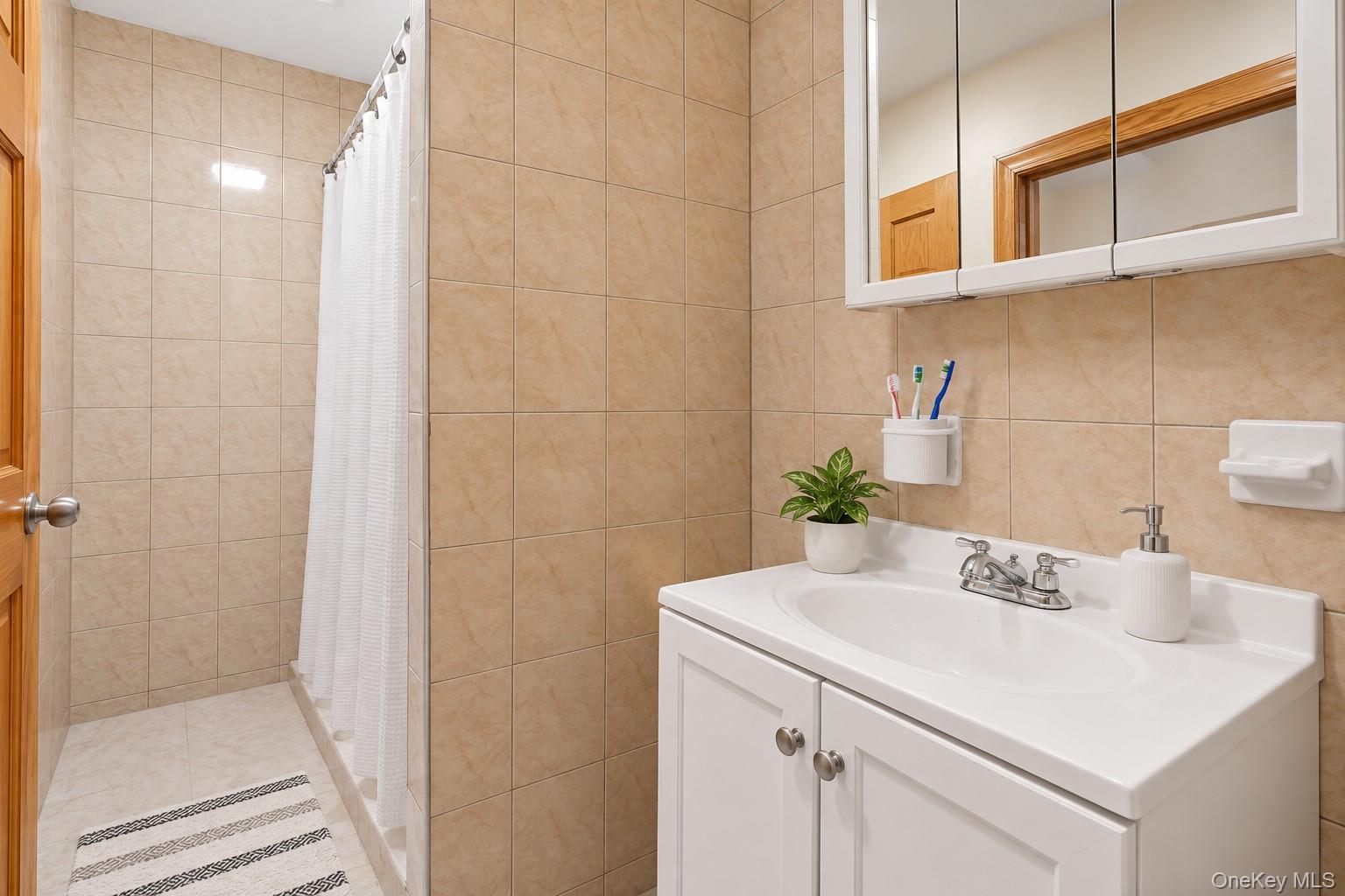 309 Bedford Park Boulevard thumbnail 33