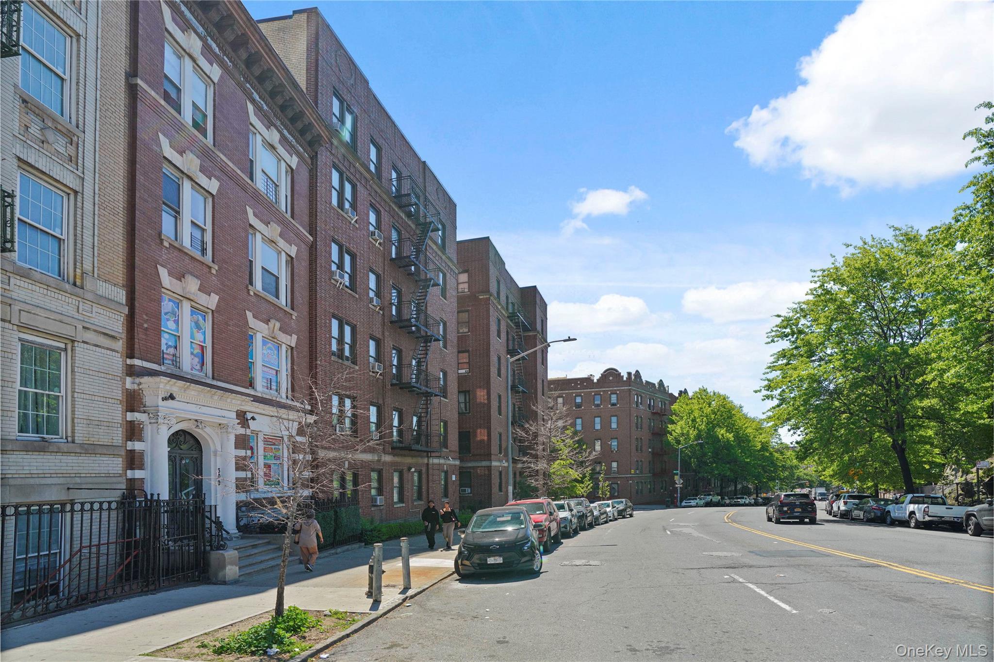 309 Bedford Park Boulevard thumbnail 2