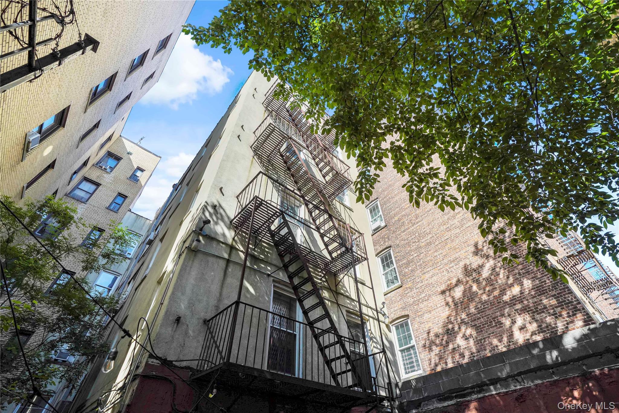 309 Bedford Park Boulevard thumbnail 41