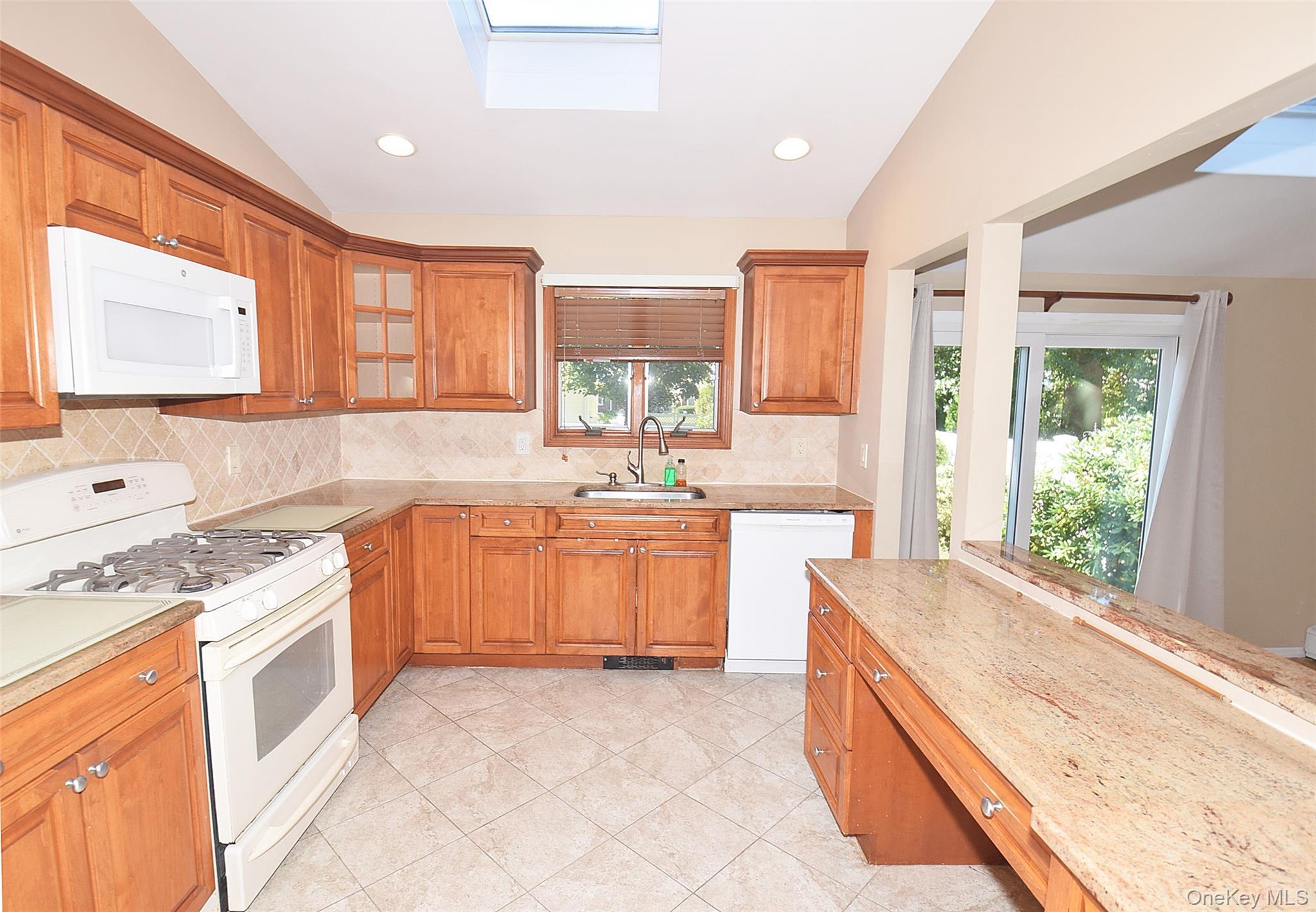 95 Krug Place thumbnail 11