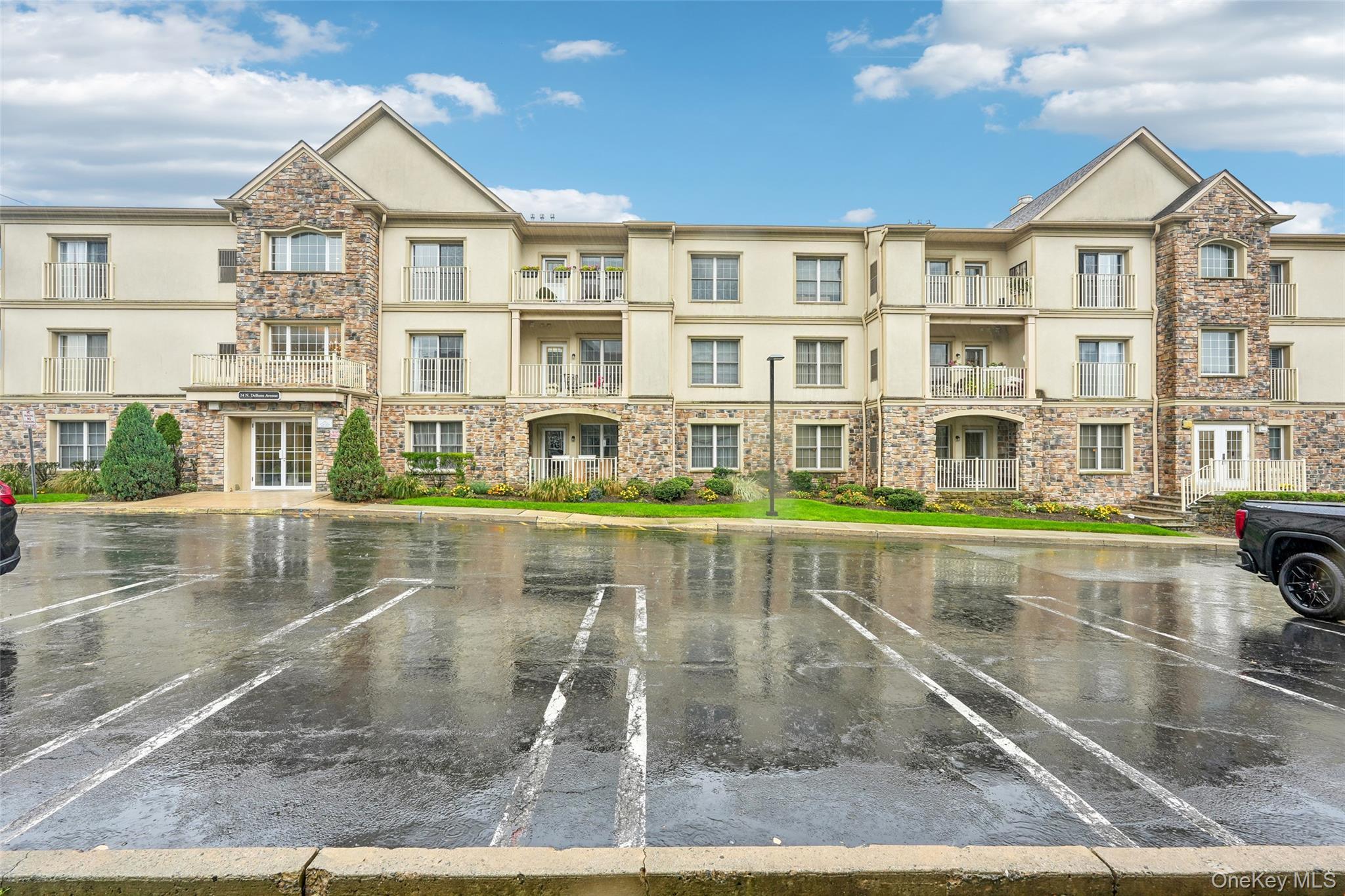 24 N De Baun Avenue Unit: 303, Suffern