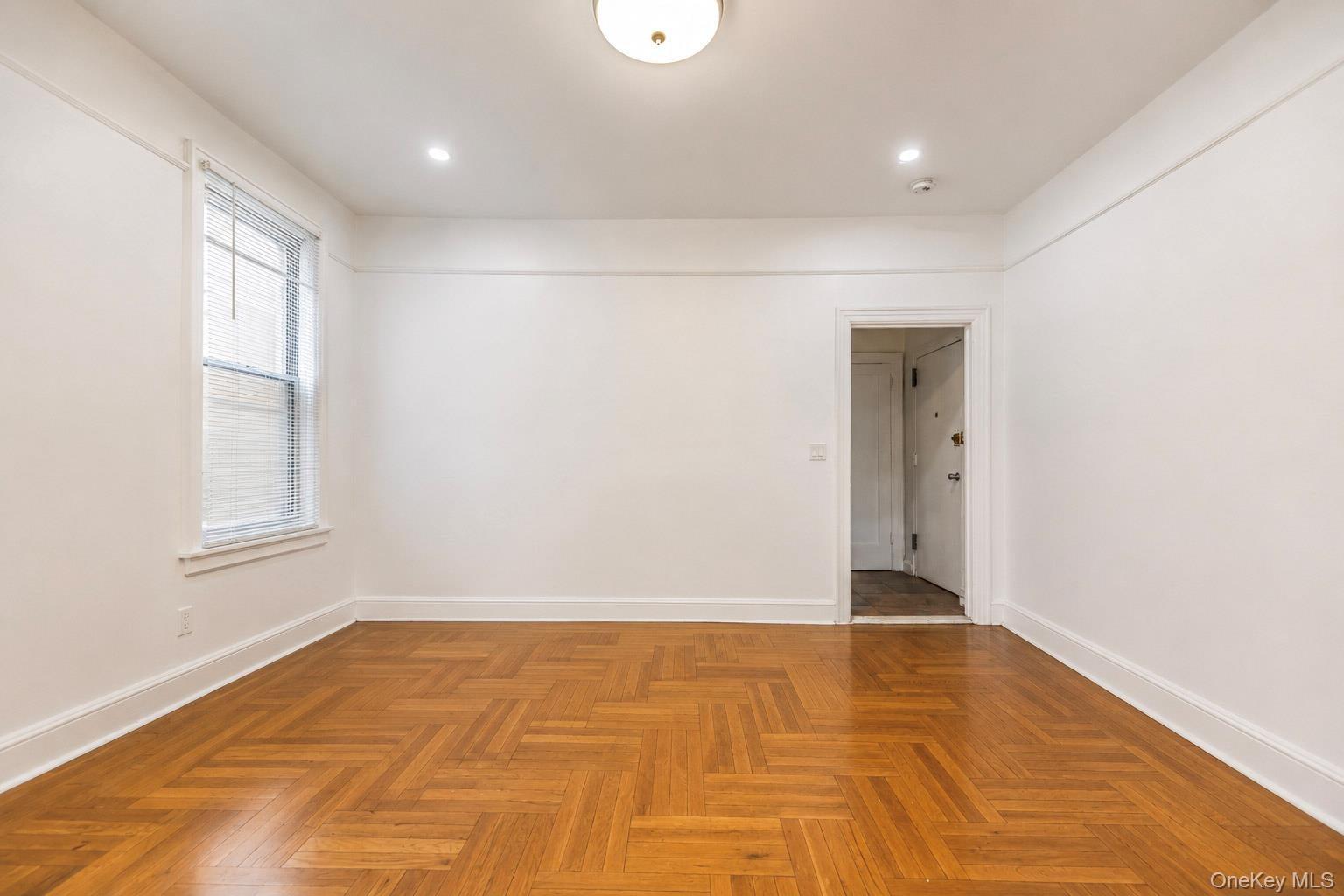 721 E 242nd Street thumbnail 15