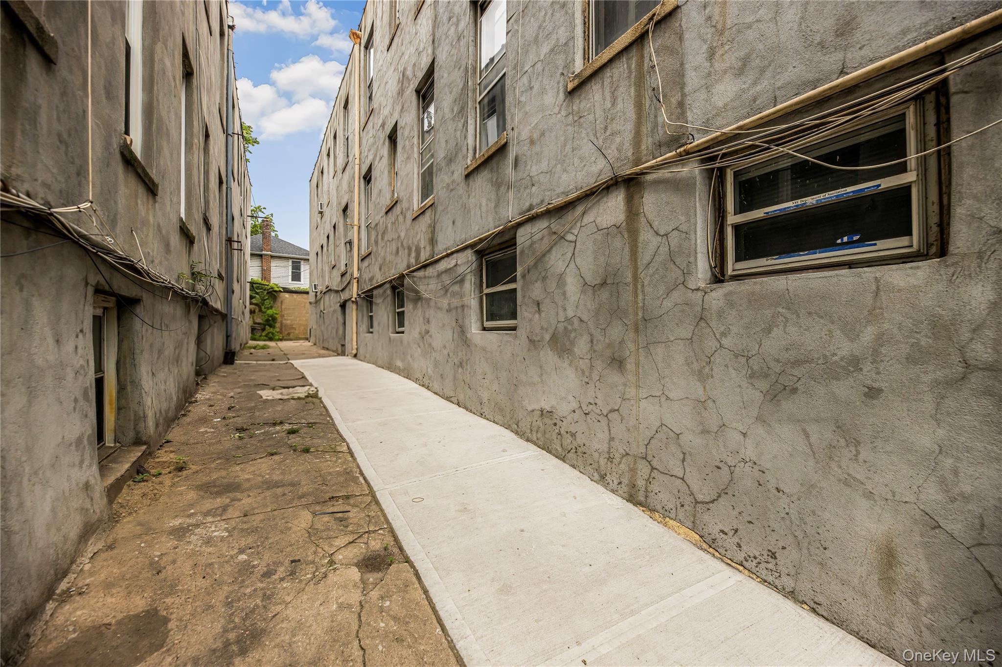 721 E 242nd Street thumbnail 32