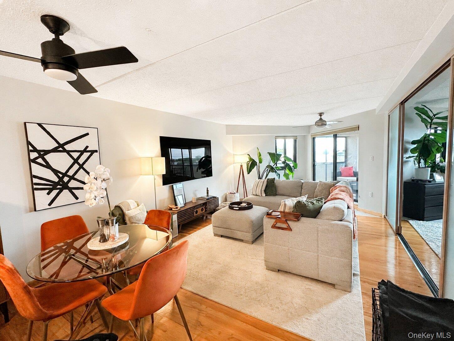 725 Miller Avenue Unit: 220, Freeport
