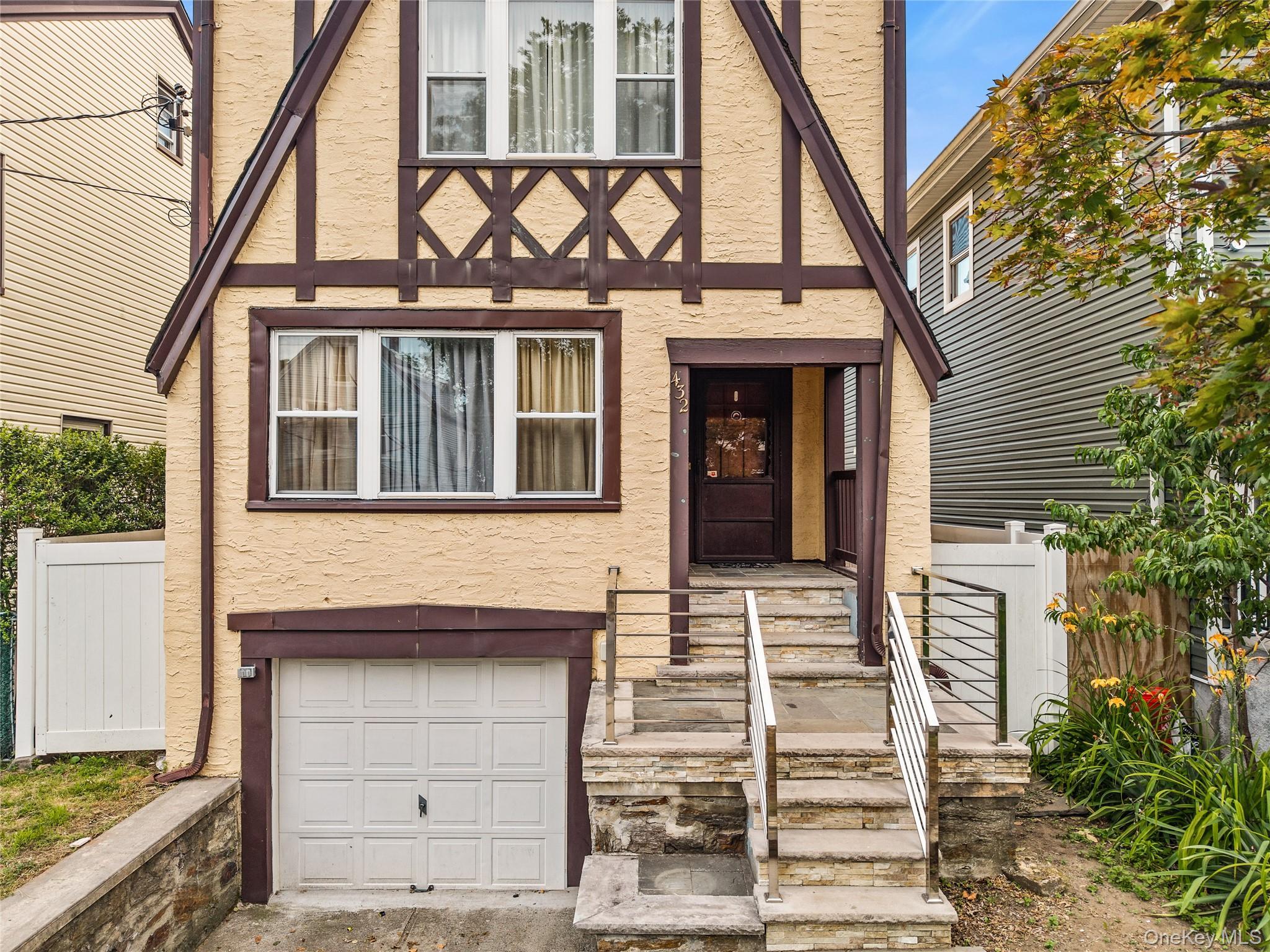 432 Bedford Avenue thumbnail 3
