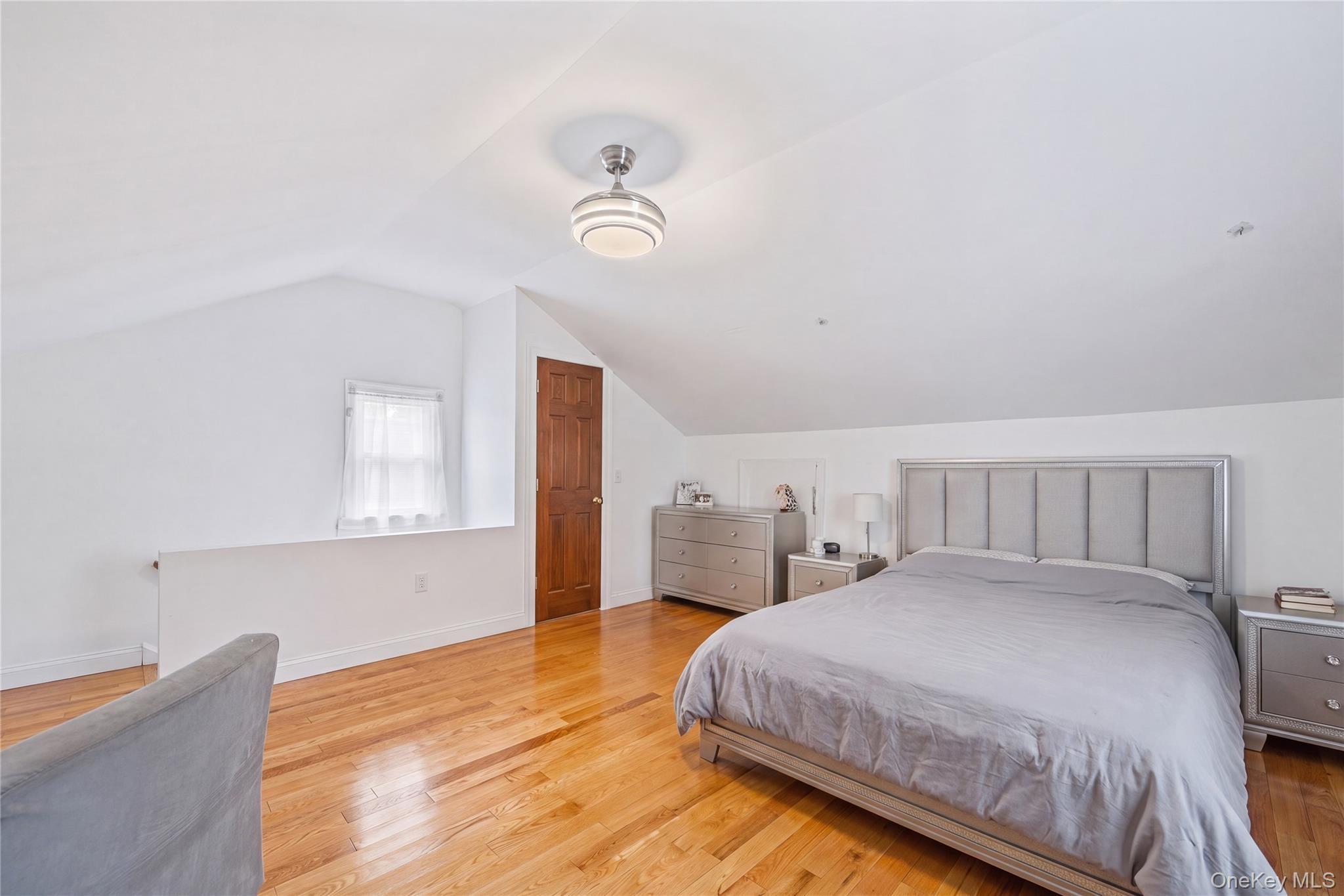 432 Bedford Avenue thumbnail 22