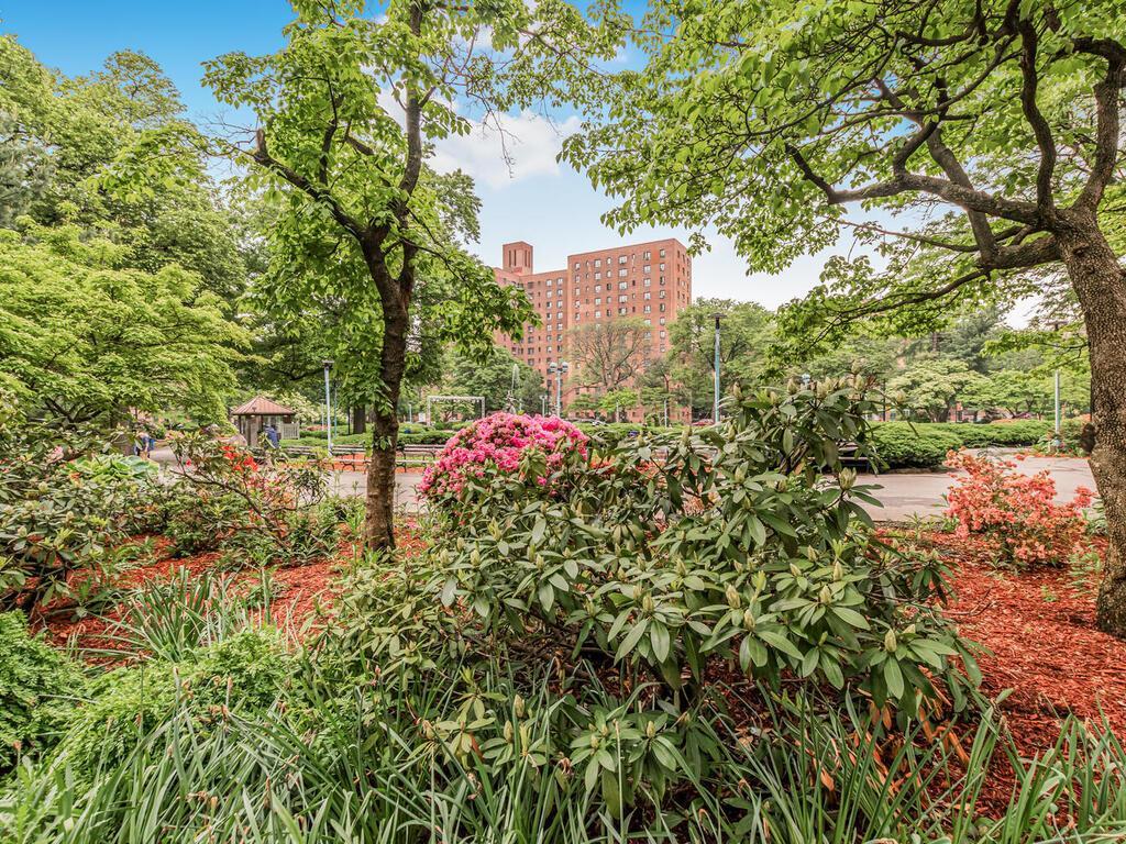 44 Metropolitan Oval Unit: 10D, Bronx