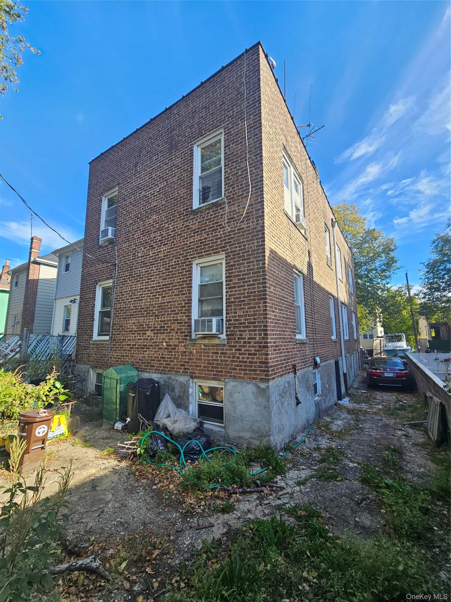 4123 Boyd Avenue thumbnail 3