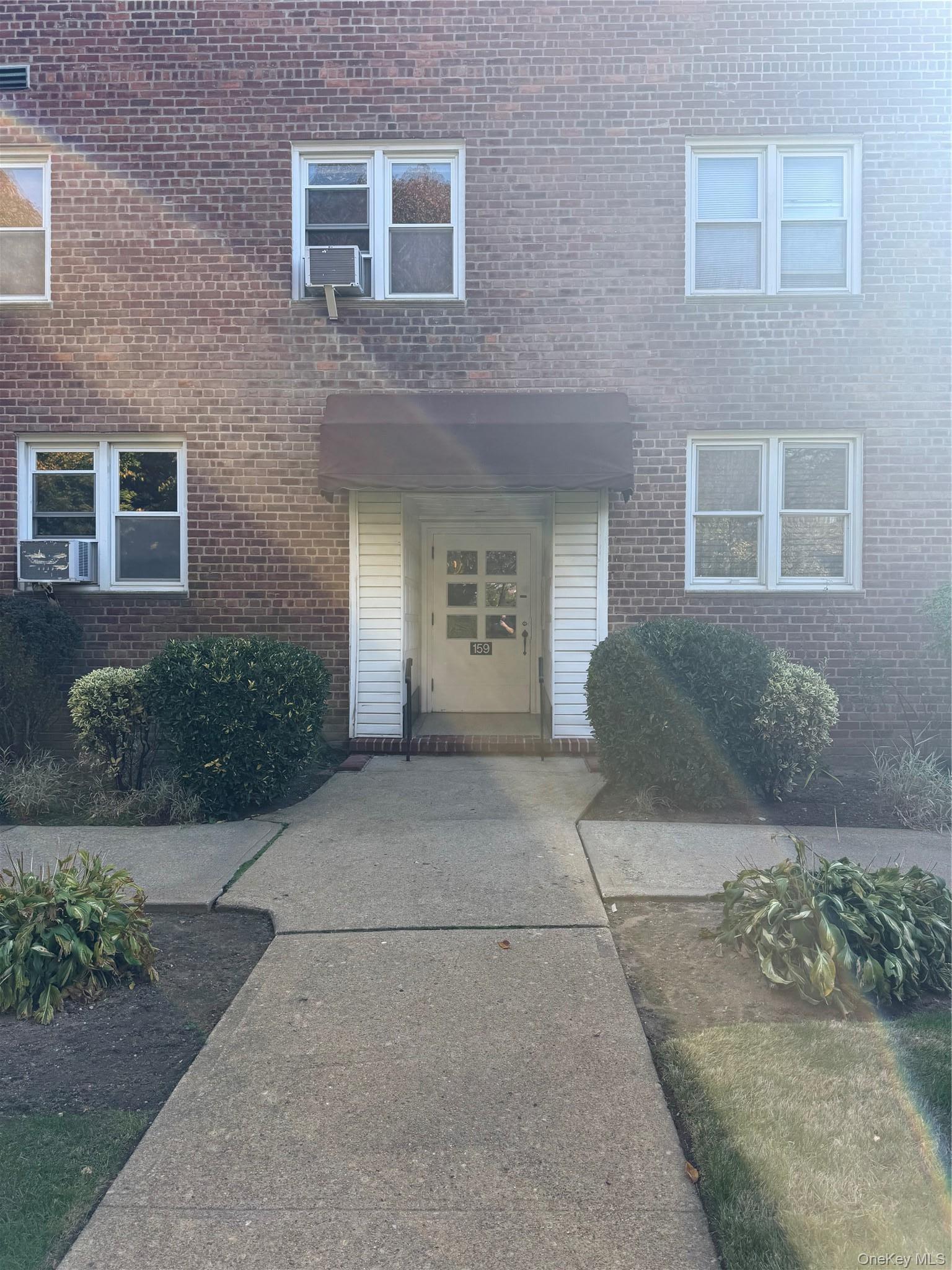 159 Smith ST Unit: G8 thumbnail 2