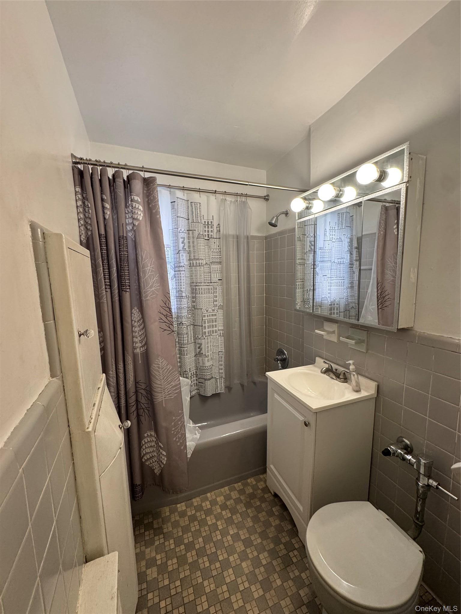 159 Smith ST Unit: G8 thumbnail 14