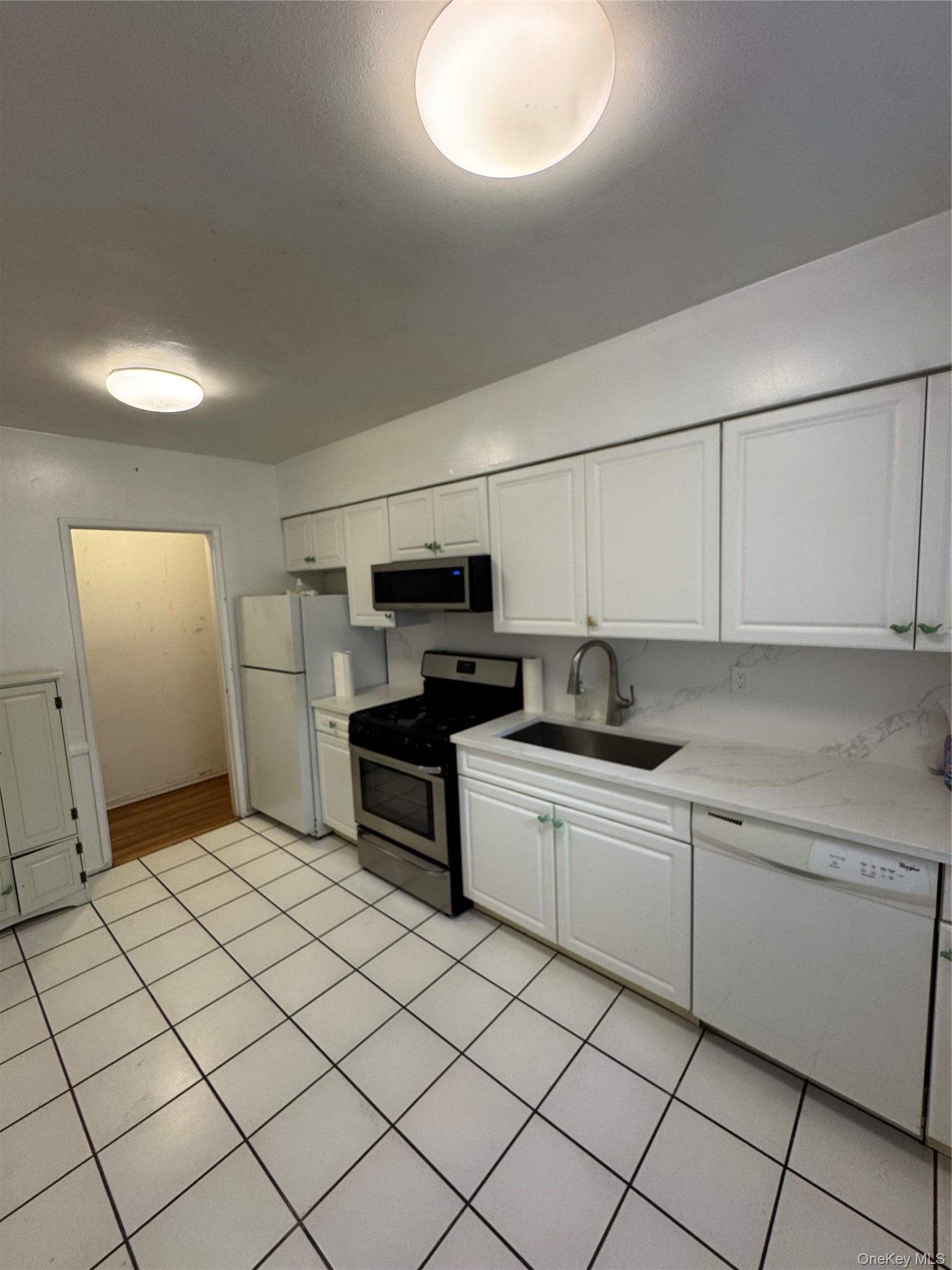 159 Smith ST Unit: G8 thumbnail 8