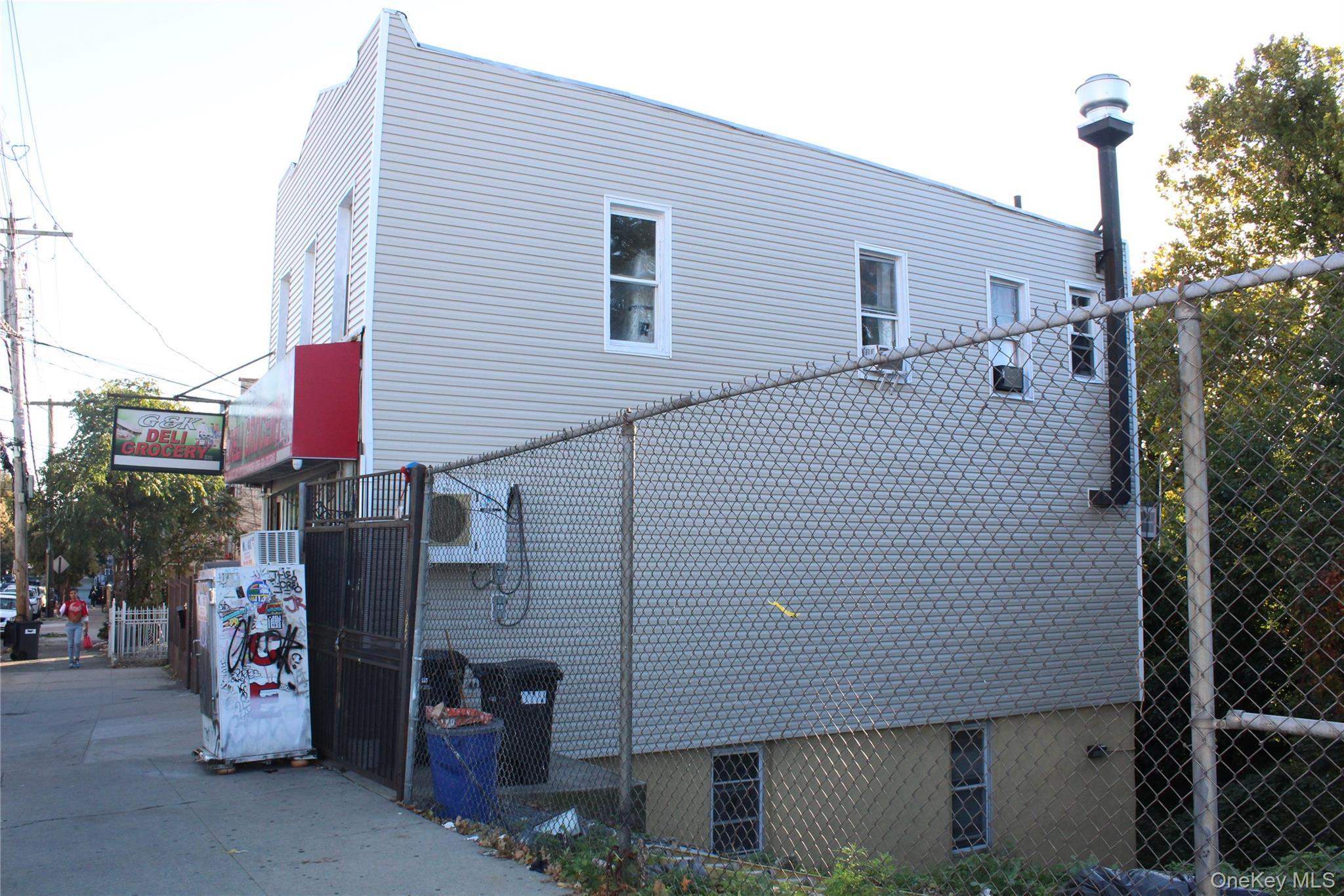 1541 Rosedale Avenue thumbnail 2