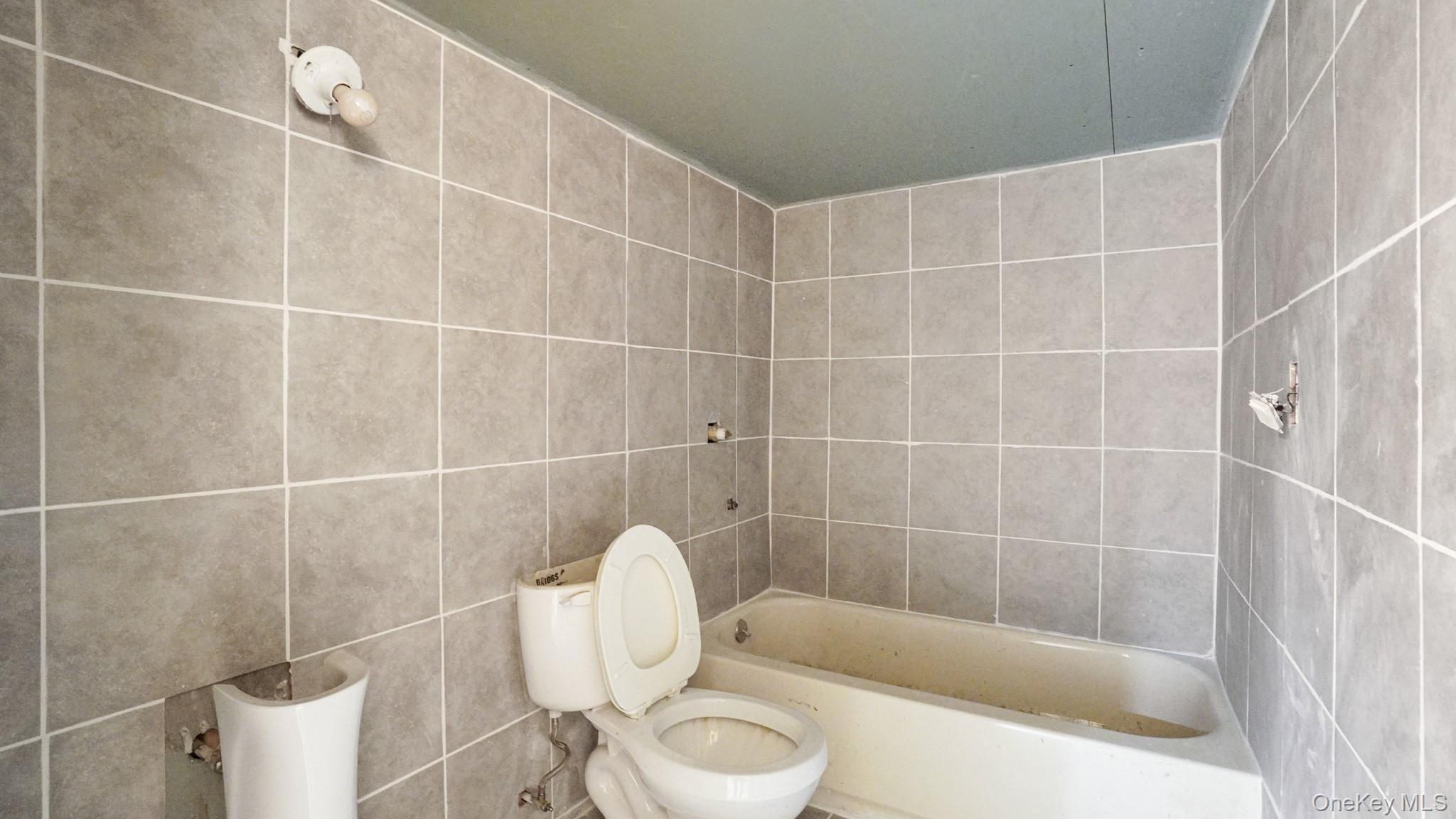 1596 E Forks Road thumbnail 24