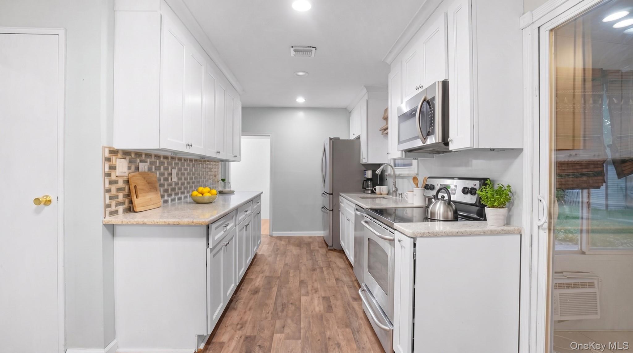 1596 E Forks Road thumbnail 11