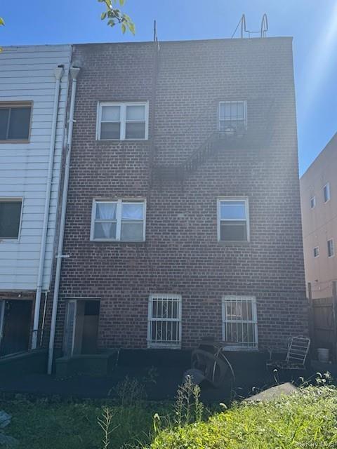 841 E 226th Street thumbnail 2