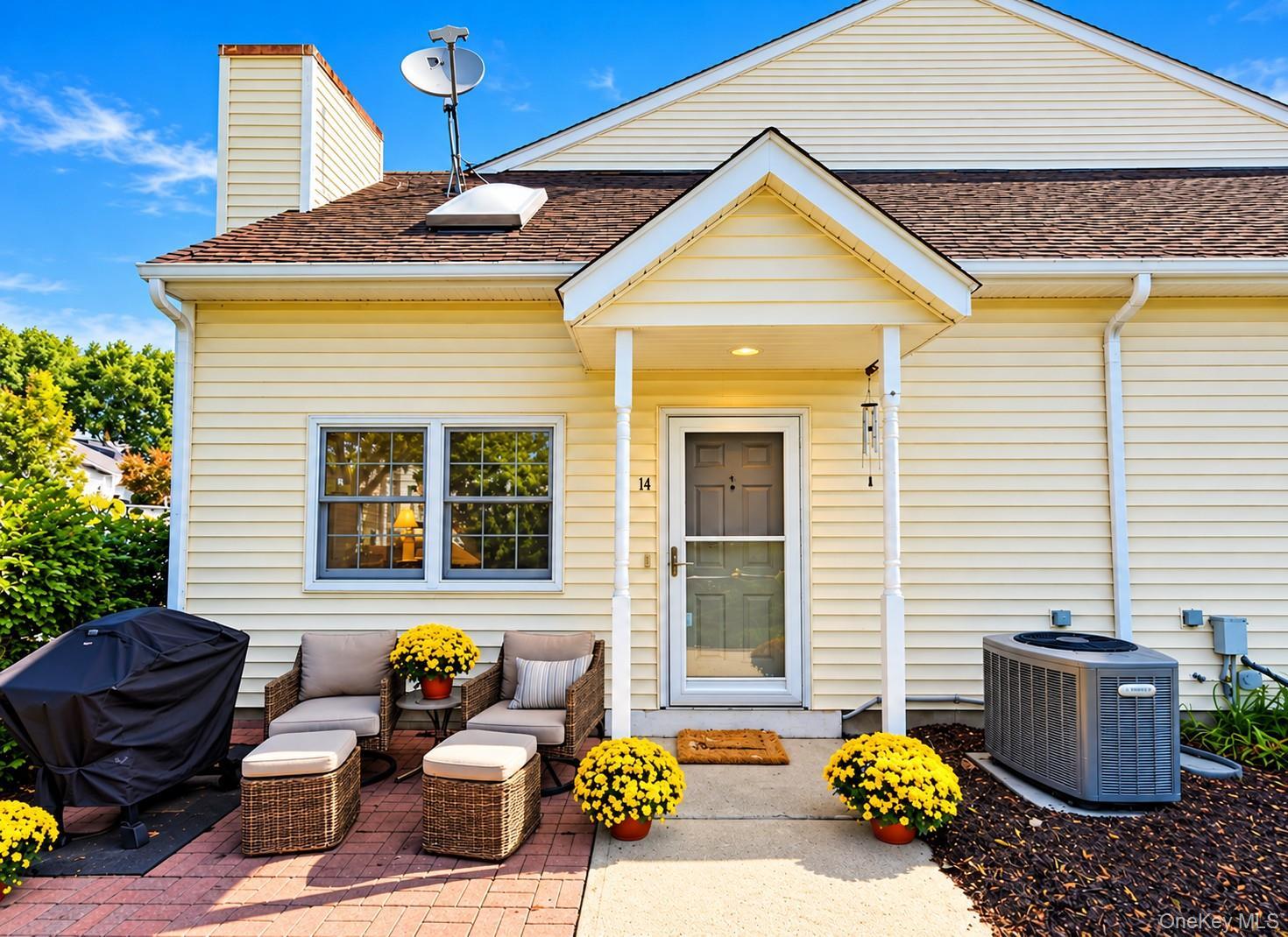 14 Brick Pond Road, Middletown