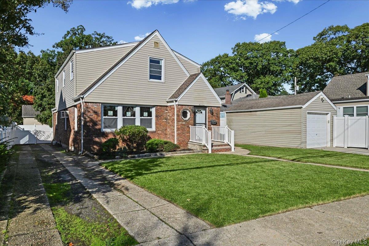 17 President Street, Lynbrook