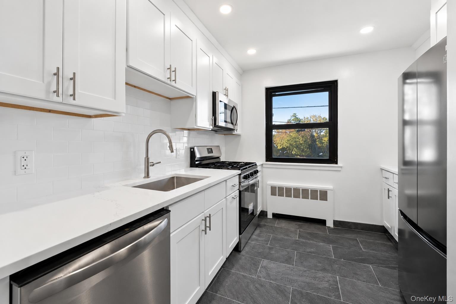 125 Beacon Hill Drive Unit: F-10 thumbnail 6